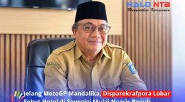 Kepala Dinas Pariwisata, Ekonomi Kreatif, Pemuda, dan Olahraga (Disparekrafpora) Kabupaten Lombok Barat, Agus Gunawan saat ditemui di ruang kerjanya, Selasa (22/9/2026).(Foto: Istimewa).