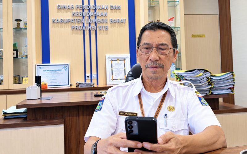 Kepala Dinas Pendidikan dan Kebudayaan Kabupaten Lombok Barat, Lalu Najamuddin.(Foto: HaloNTB/ Taufik).