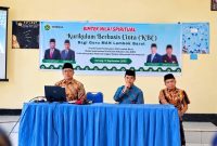 Dari kiri ke kanan: Ketua Pokjawas Kanwil Kemenag NTB Dr. Abdul Hamid, Kepala MAN Lombok Barat H. Kemas Burhan, dan Waka Humas MAN Lombok Barat Sahimi saat mengikuti Bimtek Kurikulum Berbasis Cinta (KBC) di MAN Lombok Barat, Sabtu (12/9/2026).(Foto: Istimewa)