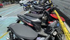 Puluhan sepeda motor diamankan Polres Lombok Barat dalam patroli dan sweeping malam yang menyasar aksi balap liar, Jumat (11/9/2026) malam. Sebanyak 29 unit motor diamankan untuk pendataan dan penindakan lebih lanjut.(foto: Istimewa)