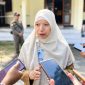 Wakil Bupati Lombok Barat, Hj. Nurul Adha (UNA), memberikan keterangan kepada sejumlah awak media seusai menghadiri rapat paripurna di DPRD Lombok Barat, Selasa (29/9/2026).(Foto: Halo NTB/Taufik).