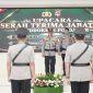 Kapolda NTB Irjen Pol. Kalingga Rendra Raharja, S.E., M.H. memberikan sambutan saat memimpin Upacara Serah Terima Jabatan (Sertijab) Kepala Bidang Kedokteran dan Kesehatan (Kabiddokkes) Polda NTB, di Mataram, Jumat (25/9/2026).
