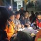 Tim SAR Gabungan mengevakuasi WNA asal China korban kecelakaan di Gunung Rinjani menuju Pos TNGR Senaru(Foto: Istimewa)