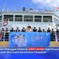 Foto bersama GM ASDP Cabang Lembar, Anis Adinizam, beserta jajaran manajemen dan staf di atas KMP Portlink II, di sela-sela kegiatan aksi sosial pemberian bingkisan kepada penumpang dalam rangka memperingati Hari Pelanggan Nasional 2026, di Lembar, Senin (7/9/2026).(Foto: Istimewa)