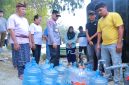 Kapolda NTB Irjen Pol. Kalingga Rendra R., S.E., M.H., didampingi tokoh masyarakat dan pelaku usaha meninjau langsung titik distribusi air bersih di Gili Trawangan, Kabupaten Lombok Utara, Kamis (10/9/2026).(Foto: Istimewa)