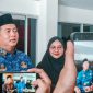 Gubernur NTB Lalu Muhamad Iqbal (kiri) bersama Khairunnisa (kanan), peraih Juara 1 Qira’at Mujawwad Dewasa Putri pada MTQ Nasional XXXI di Semarang, saat memberikan keterangan kepada sejumlah awak media di Kantor Gubernur NTB, Senin (21/9/2026).(Foto: Istimewa)