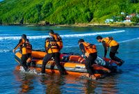 Tim SAR Gabungan melakukan persiapan dan penyisiran dalam operasi pencarian nelayan Suparta (43) yang hilang di perairan Pantai Areguling, Lombok Tengah. Korban akhirnya ditemukan meninggal dunia pada hari kedua pencarian, Kamis (3/9/2026).(Foto: Istimewa)