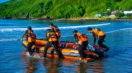 Tim SAR Gabungan melakukan persiapan dan penyisiran dalam operasi pencarian nelayan Suparta (43) yang hilang di perairan Pantai Areguling, Lombok Tengah. Korban akhirnya ditemukan meninggal dunia pada hari kedua pencarian, Kamis (3/9/2026).(Foto: Istimewa)