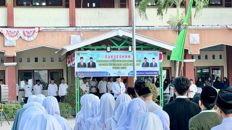 Kepala Kantor Kementerian Agama Kabupaten Lombok Barat, H. Muliadi, M.Pd.I, membuka Olimpiade Madrasah Indonesia (OMI) Tingkat Kabupaten Lombok Barat Tahun 2026 yang dipusatkan di MAN Lombok Barat, Senin (7/9/2026). Sebanyak 755 siswa dari jenjang MI, MTs, dan MA mengikuti kompetisi tersebut.(Foto: Humas MAN Lobar)