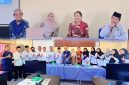 Tim Abdimas UNRAM dan guru Bahasa Inggris MAN Lombok Barat berfoto bersama usai kegiatan pendampingan implementasi CEFR dan pembelajaran mendalam di Labkom MAN Lombok Barat, Selasa (15/9/2026).(Foto: Humas MAN Lobar)