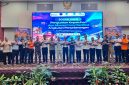 Foto bersama para pemangku kepentingan usai Sosialisasi Penguatan Kepatuhan dan Akurasi Data Manifest Angkutan Penyeberangan oleh PT ASDP Indonesia Ferry Cabang Lembar dan Cabang Kayangan di Lombok Plaza & Convention, Mataram, Senin (28/9/2026).(Foto: Istimewa)