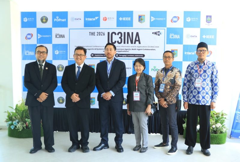 Perwakilan Pemerintah Kabupaten Lombok Barat bersama sejumlah peserta dan pemangku kepentingan berfoto bersama dalam rangka IC3INA 2026 di Lombok Barat, Kamis (3/9/2026).(Foto: Diskominfotik Lobar)