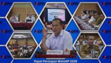Gubernur NTB Lalu Muhamad Iqbal (tengah) saat memimpin rapat koordinasi persiapan penyelenggaraan MotoGP Pertamina Grand Prix of Indonesia 2026 di Hotel Lombok Raya, Mataram, Senin (14/9/2026).(Foto: Istimewa)