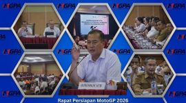 Gubernur NTB Lalu Muhamad Iqbal (tengah) saat memimpin rapat koordinasi persiapan penyelenggaraan MotoGP Pertamina Grand Prix of Indonesia 2026 di Hotel Lombok Raya, Mataram, Senin (14/9/2026).(Foto: Istimewa)