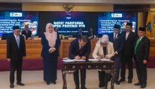 Gubernur NTB Lalu Muhamad Iqbal bersama Ketua DPRD NTB Baiq Isvie Rupaeda menandatangani Nota Kesepakatan Perubahan KUA dan PPAS APBD Tahun Anggaran 2026 dalam Rapat Paripurna DPRD Provinsi NTB, Jumat (4/9/2026).(Foto: Istimewa)