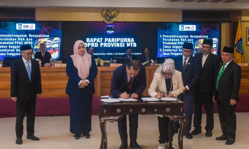 Gubernur NTB Lalu Muhamad Iqbal bersama Ketua DPRD NTB Baiq Isvie Rupaeda menandatangani Nota Kesepakatan Perubahan KUA dan PPAS APBD Tahun Anggaran 2026 dalam Rapat Paripurna DPRD Provinsi NTB, Jumat (4/9/2026).(Foto: Istimewa)