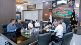 Kapolda NTB Irjen Pol. Kalingga Rendra Raharja menerima kunjungan Direktur Utama PT TCN Gili Trawangan untuk membahas sejumlah hal terkait kawasan Gili Trawangan, Senin (14/9/2026).(Foto: Istimewa)
