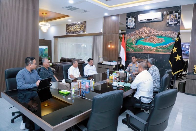 Kapolda NTB Irjen Pol. Kalingga Rendra Raharja menerima kunjungan Direktur Utama PT TCN Gili Trawangan untuk membahas sejumlah hal terkait kawasan Gili Trawangan, Senin (14/9/2026).(Foto: Istimewa)