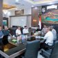 Kapolda NTB Irjen Pol. Kalingga Rendra Raharja menerima kunjungan Direktur Utama PT TCN Gili Trawangan untuk membahas sejumlah hal terkait kawasan Gili Trawangan, Senin (14/9/2026).(Foto: Istimewa)