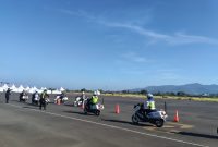 Polwan Ditlantas Polda NTB mengikuti latihan mengendarai sepeda motor besar (Moge) di kawasan Ex Bandara Selaparang, Rembiga, Mataram, Kamis (3/9/2026), sebagai persiapan pengamanan dan pengawalan MotoGP 2026.(Foto: Istimewa).