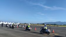 Polwan Ditlantas Polda NTB mengikuti latihan mengendarai sepeda motor besar (Moge) di kawasan Ex Bandara Selaparang, Rembiga, Mataram, Kamis (3/9/2026), sebagai persiapan pengamanan dan pengawalan MotoGP 2026.(Foto: Istimewa).