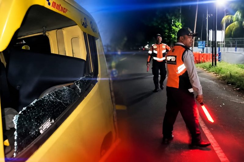 Petugas tampak sedang mengatur dan menghentikan kendaraan truk yang melintas di Jembatan Timbang Bertais. Tak lama setelahnya, kaca jendela truk pecah yang diduga akibat lemparan tongkat lampu lalu lintas (stick lamp) yang digunakan petugas untuk mengarahkan kendaraan.