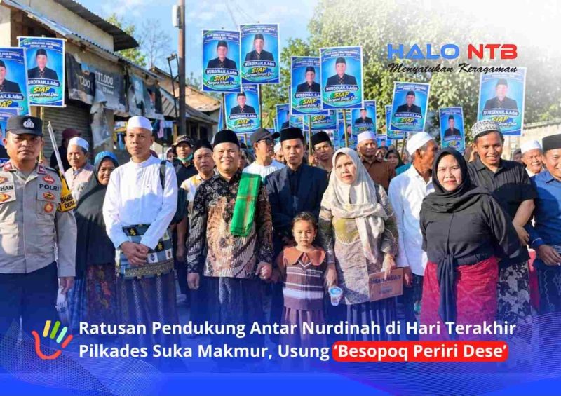 Ratusan warga mengantar Nurdinah (tengah) mendaftarkan diri sebagai bakal calon kepala Desa Sukamakmur, Kecamatan Gerung, Lombok Barat, Rabu (7/10/2026).(Foto: Halo NTB)