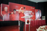 Rachmat Hidayat saat menyampaikan pandangannya terkait polemik Musyafirin dan langkah tegas PDI Perjuangan.