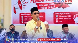Bakal calon Kepala Desa Terong Tawah, Agus Sueb Biantara, saat menyampaikan paparan usai mendaftar di sekretariat panitia Pilkades, Senin (5/10/2026).(Foto: Halo NTB/Taufik)