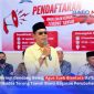 Bakal calon Kepala Desa Terong Tawah, Agus Sueb Biantara, saat menyampaikan paparan usai mendaftar di sekretariat panitia Pilkades, Senin (5/10/2026).(Foto: Halo NTB/Taufik)