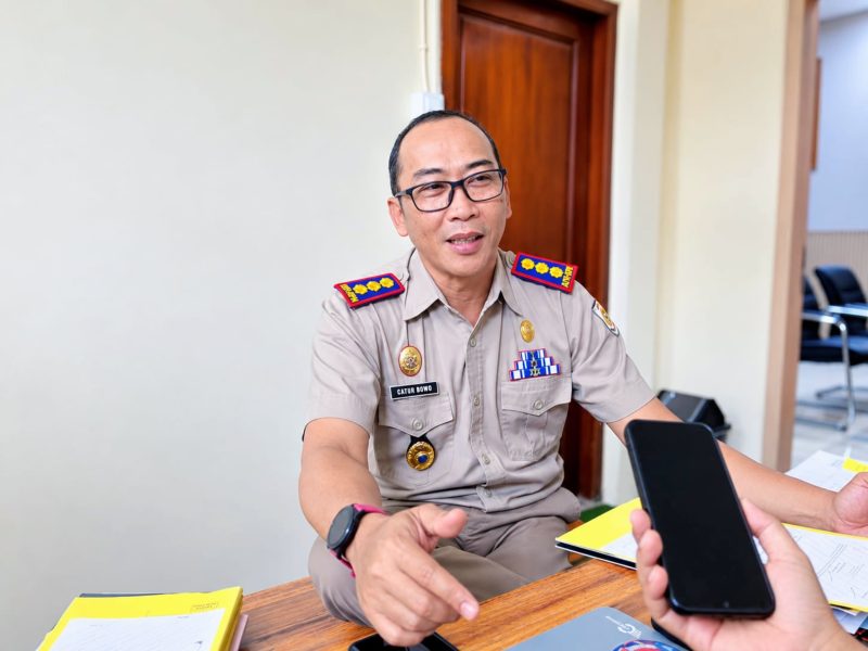 Kepala Kantor Badan Pertanahan Nasional (BPN) Lombok Barat, Catur Bowo Susbiarto, saat ditemui di ruang kerjanya, Senin (26/10/2026).(Foto: Istimewa)