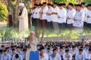 Suasana pelaksanaan Salat Istisqa di halaman MAN Lombok Barat, Jumat (9/10/2026). Dipimpin TGH Taufikurrahman, S.Pd.I., kegiatan ini diikuti siswa, guru, dan keluarga besar madrasah untuk memohon turunnya hujan sekaligus memperbanyak istigfar dan meningkatkan ketakwaan di tengah musim kemarau.(Foto: Istimewa)