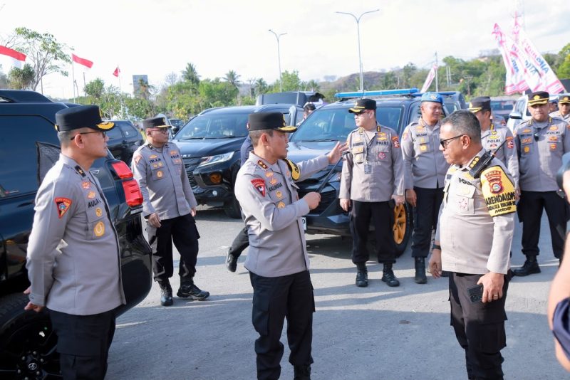 Kapolda NTB Irjen Pol. Kalingga Rendra Raharja memberikan arahan saat mengecek simulasi arus penonton MotoGP Mandalika, Kamis (8/10/2026).(Foto: Istimewa)