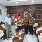 Bank NTB Syariah memperkuat koordinasi dengan Kemendikdasmen RI guna meningkatkan kualitas layanan keuangan bagi guru dan tenaga kependidikan, termasuk pengelolaan rekening gaji dan tunjangan sertifikasi bagi 54.395 guru di Provinsi NTB.